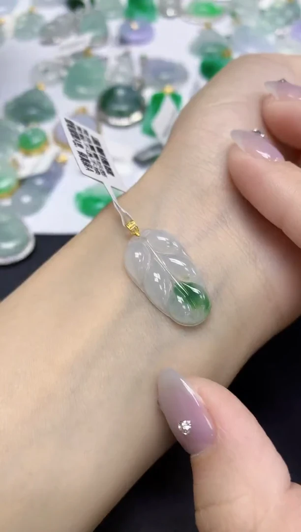 颈饰18K金镶嵌翡翠天然缅甸翡翠A货百元以上9元证书费自理