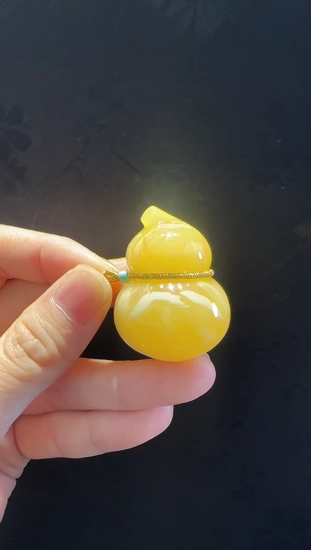 蜜蜡颈饰18K金镶嵌白花蜡葫芦尺寸41.3*30.6mm