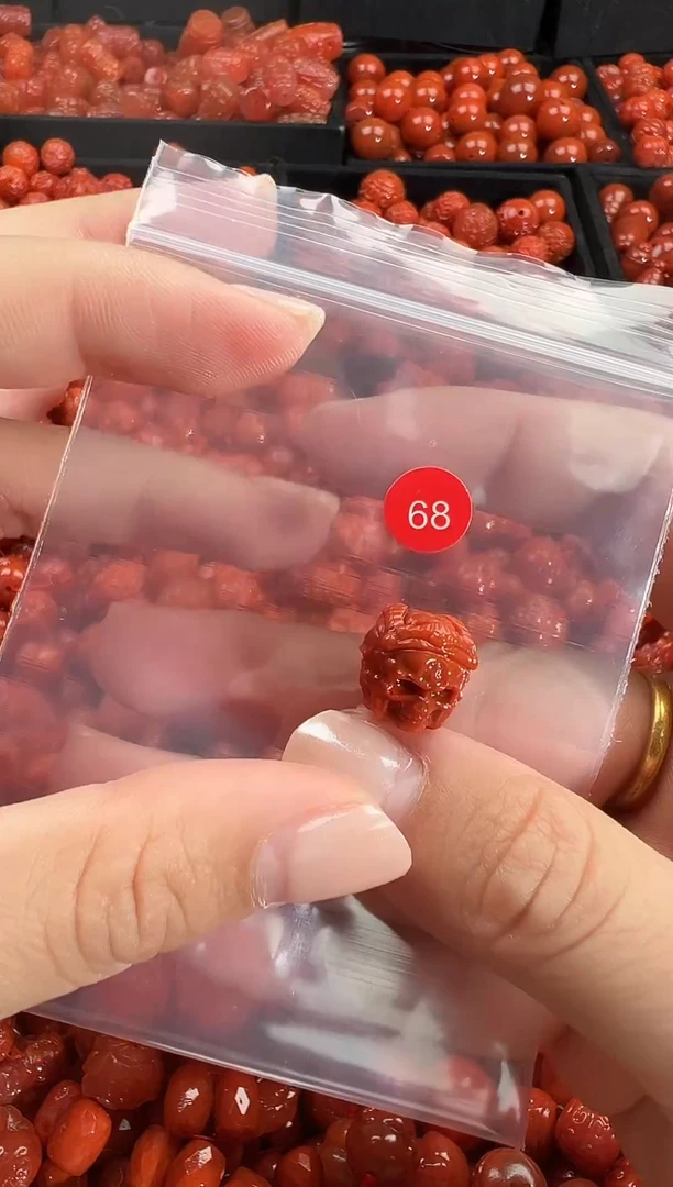 颈饰未镶嵌南红玛瑙1