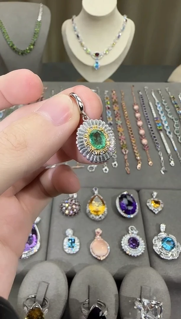 颈饰银S925镶嵌祖母绿9*7mm吊坠设计款