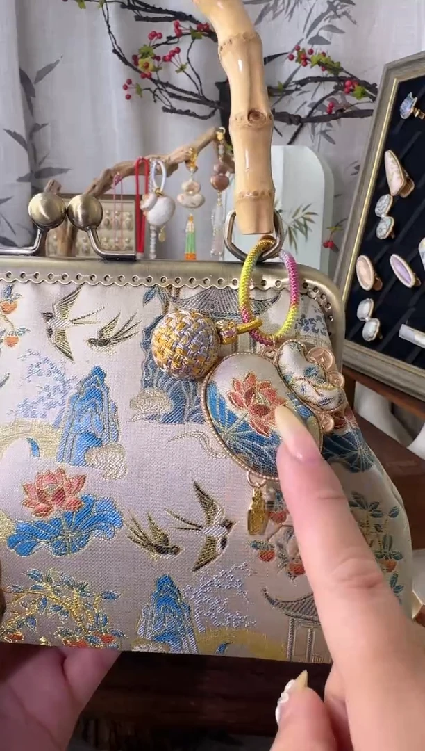 无锌合金四季钱袋子