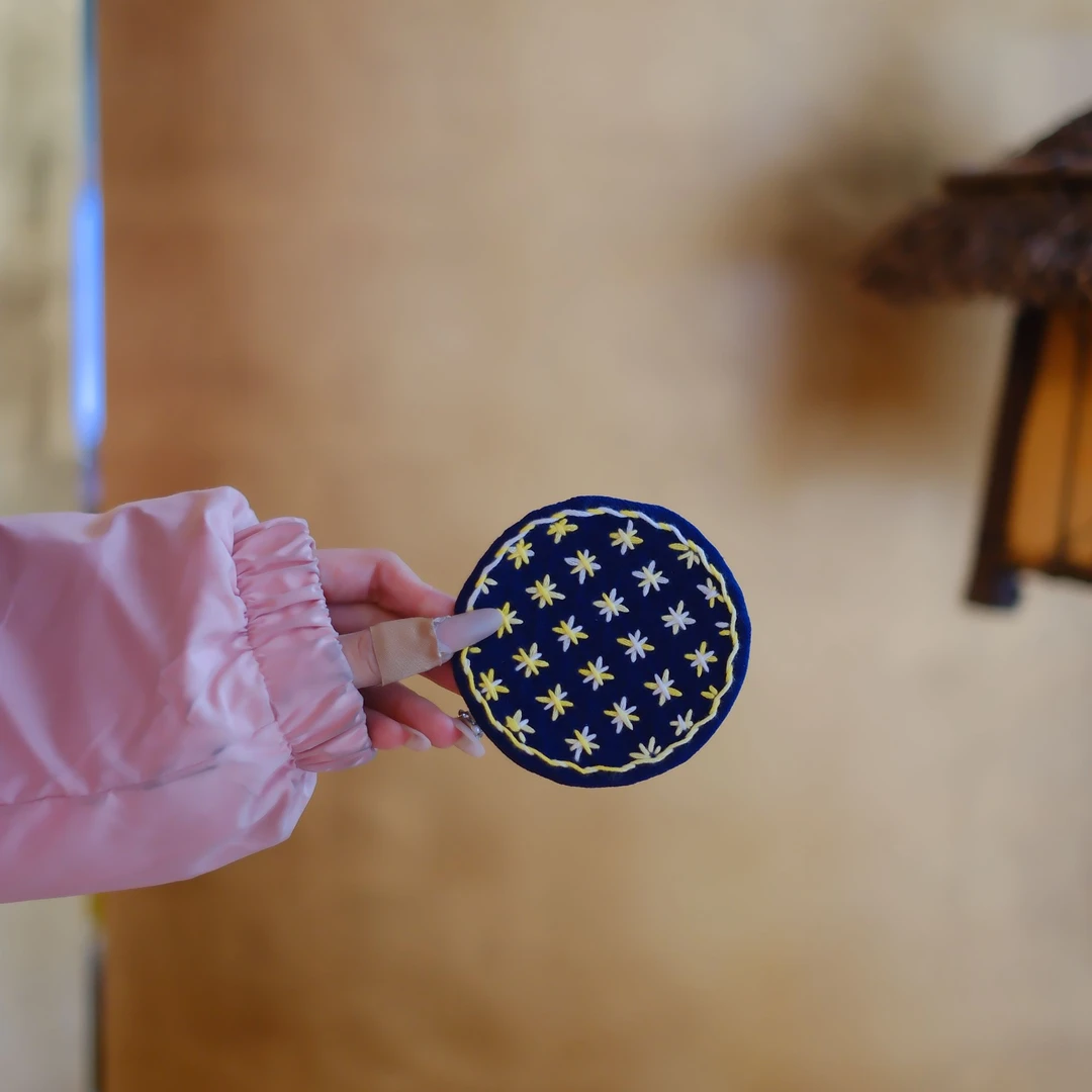 问春风 圆形刺子绣小茶席茶垫防水隔热泡茶垫刺绣9*9