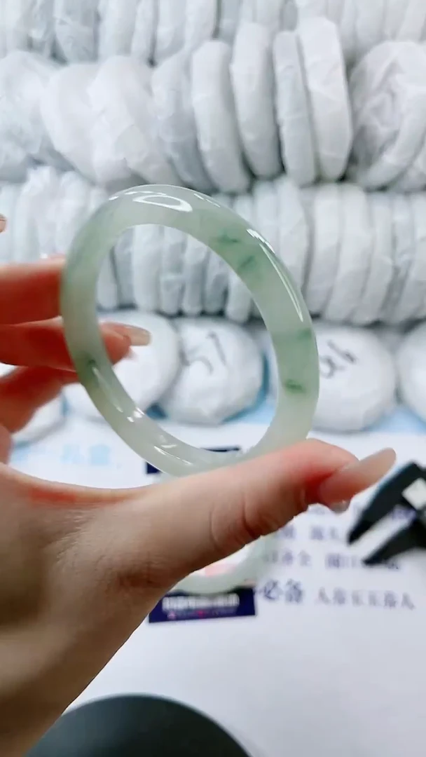 【闪购商品】石英质玉手镯未镶嵌0129146183-多样性发货