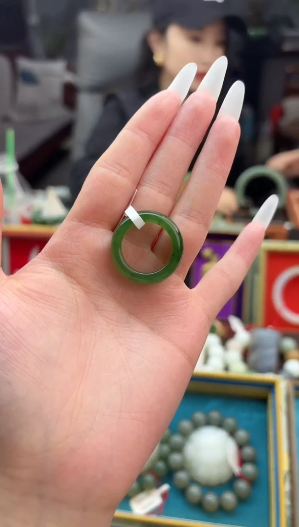 未镶嵌戒圈和田玉董小姐推荐 多样性发货 拍一发一bye7