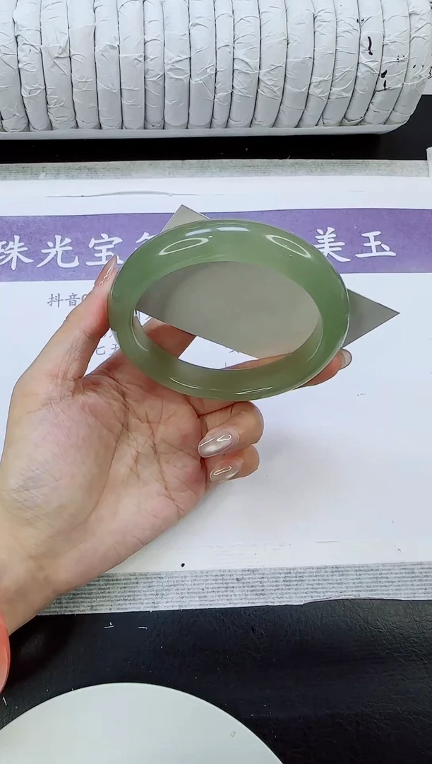 未镶嵌手镯石英质玉160/64