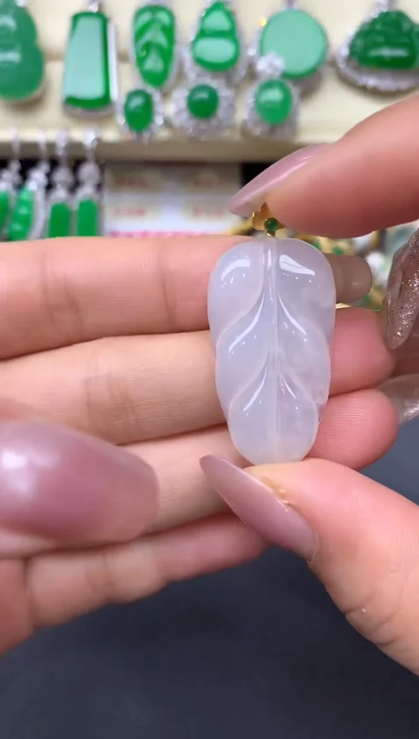 颈饰18K金镶嵌翡翠12-中国好珍宝