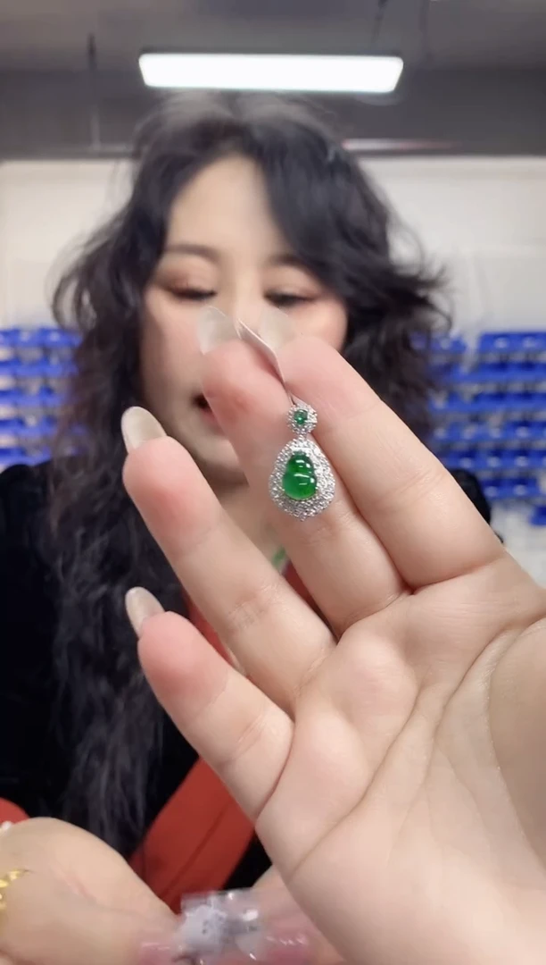 【闪购商品】翡翠吊坠(不含链)未镶嵌多样性发其一颜色微差