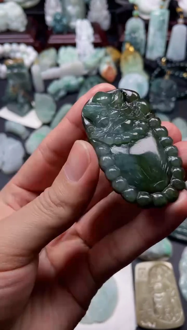 颈饰未镶嵌翡翠40  天然翡翠a货  达摩