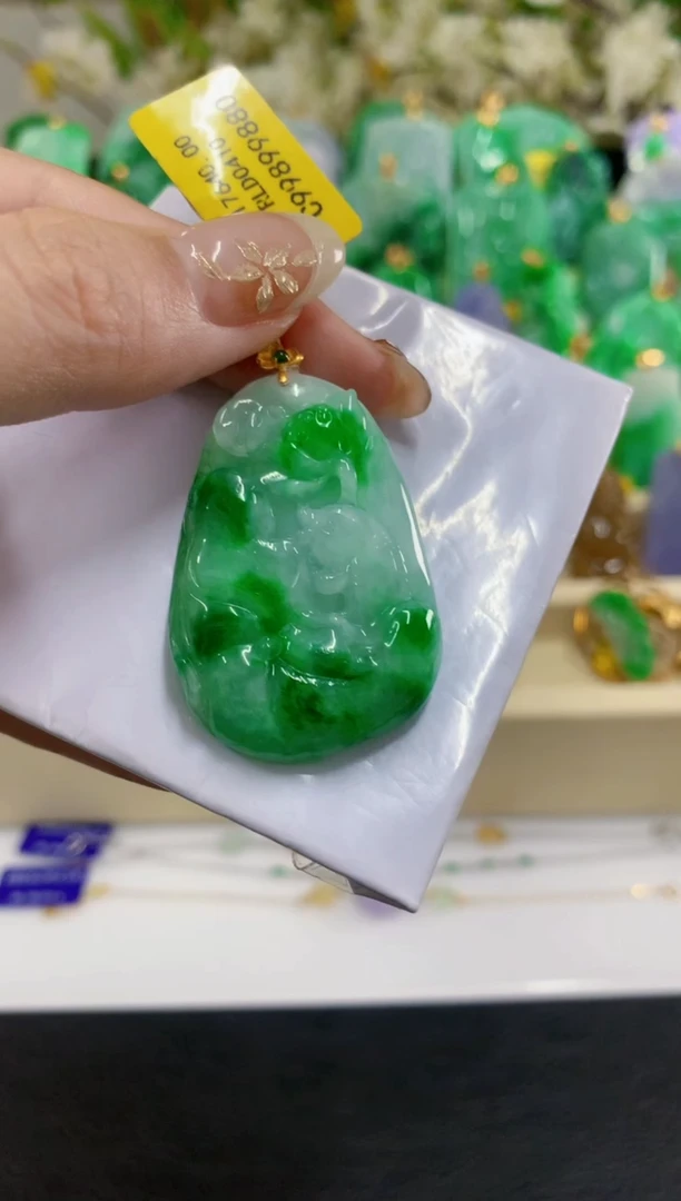 吊坠(不含链)18K金镶嵌翡翠挂件