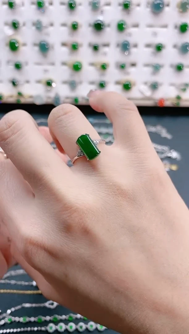 【闪购商品】翡翠戒指银S925镶嵌天然翡翠