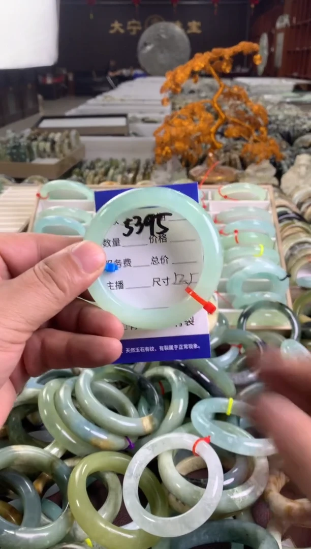 蛇纹石玉未镶嵌手镯5395