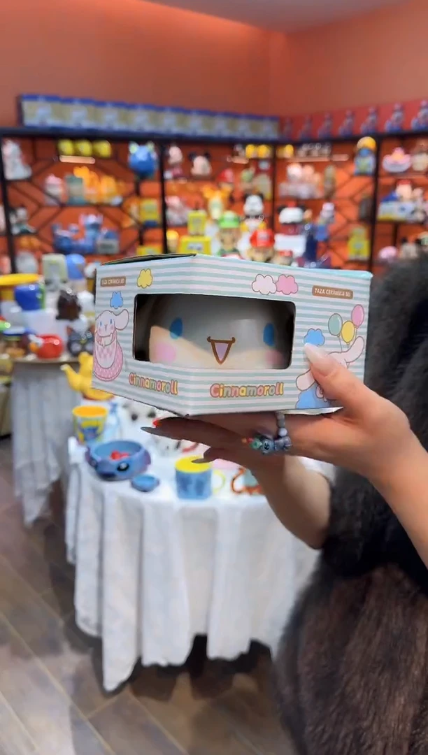 瓷片@@玉桂狗翘耳陶瓷水杯