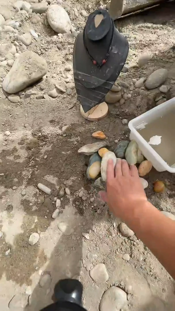 颈饰未镶嵌和田玉芷*4