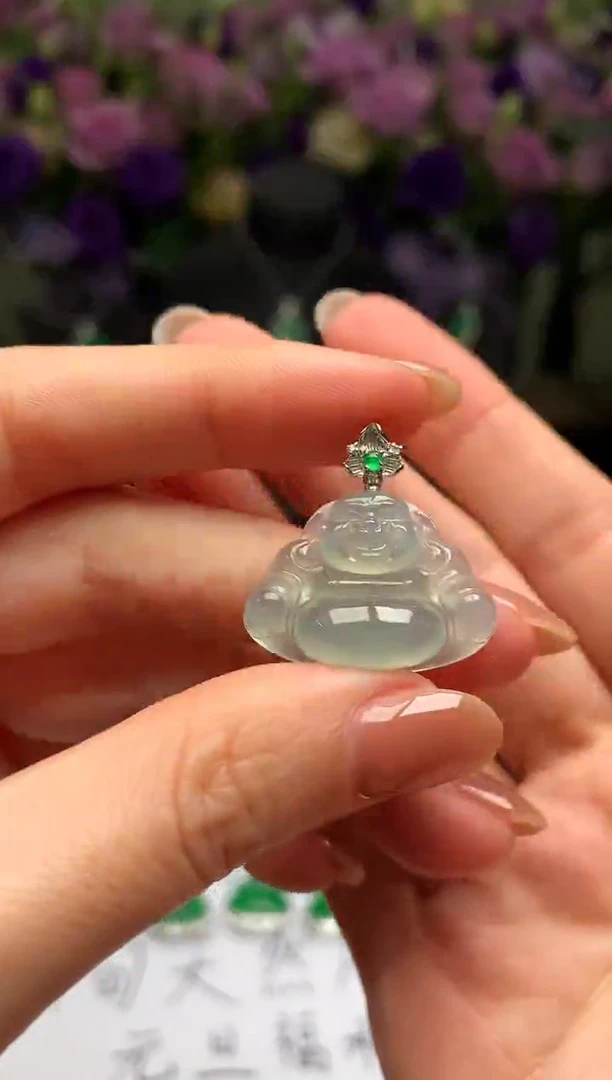 颈饰18K金镶嵌翡翠佛公