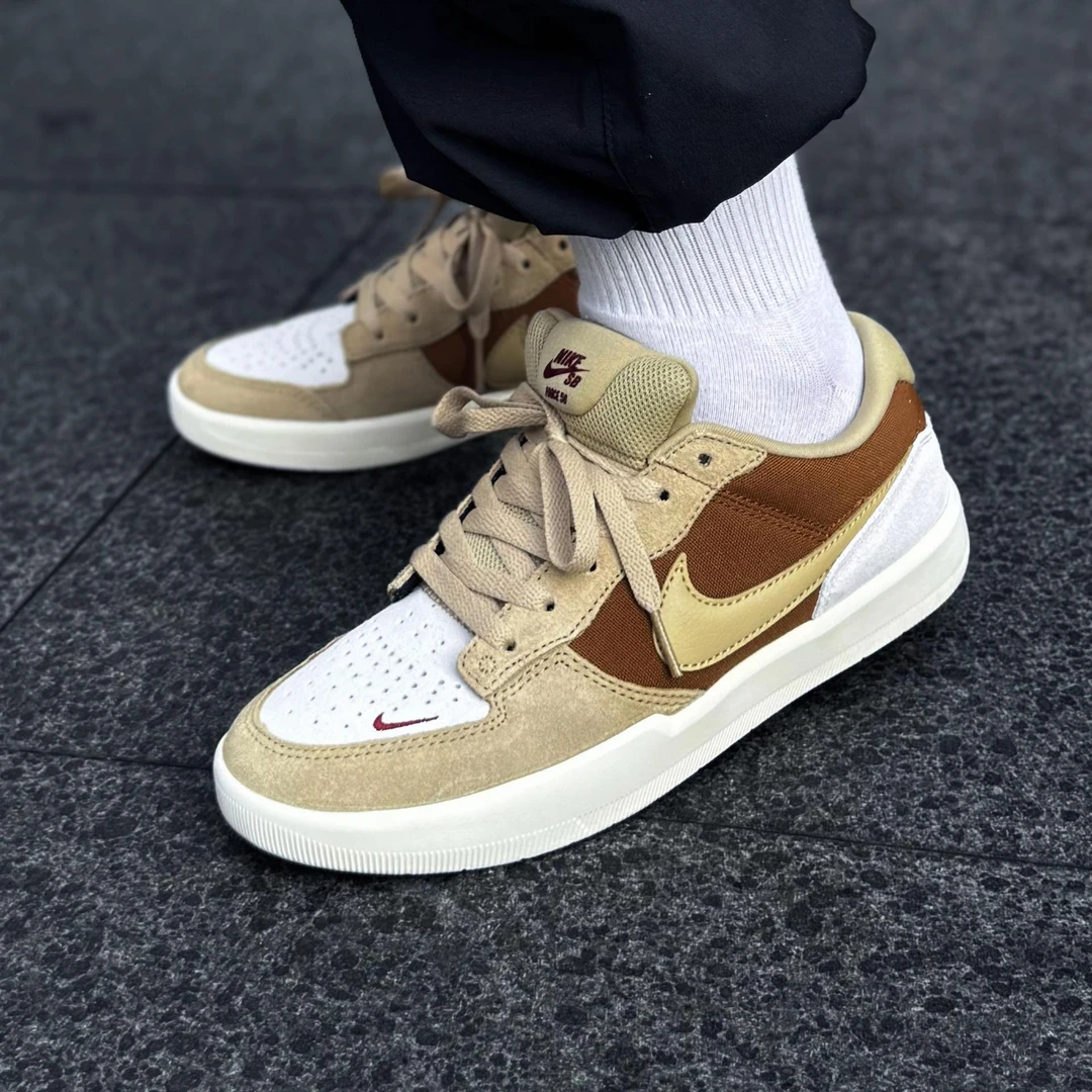 NIKE耐克男子流光风米棕色低帮板鞋DV5477-202