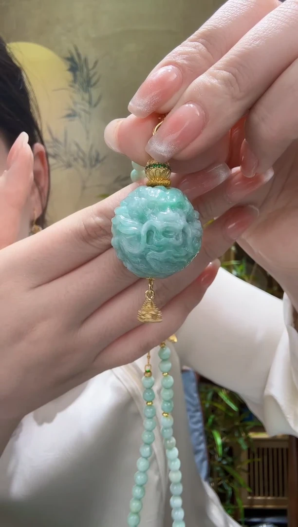 翡翠未镶嵌颈饰吊坠