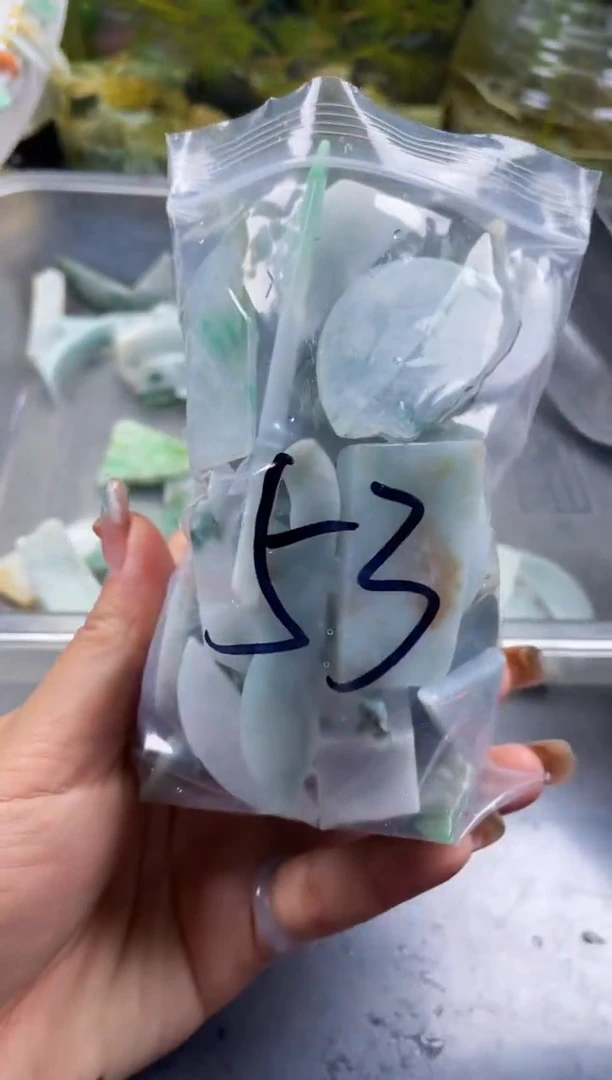 配石翡翠天然翡翠中号500克53