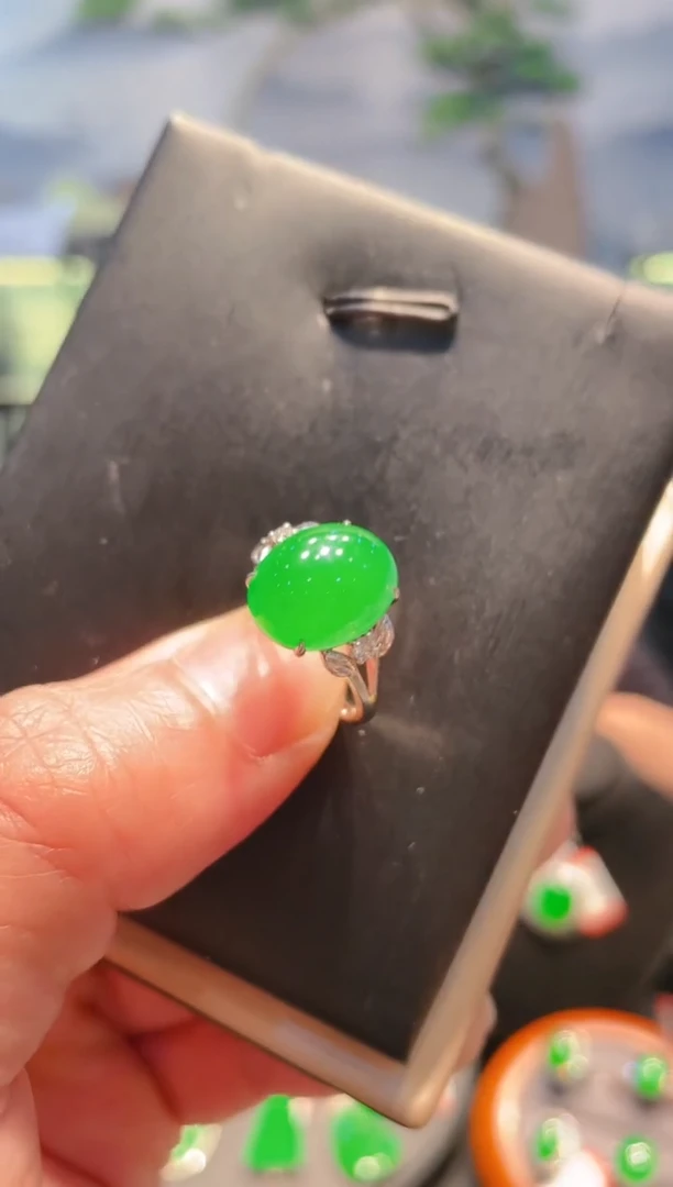翡翠18K金镶嵌颈饰翡翠A86