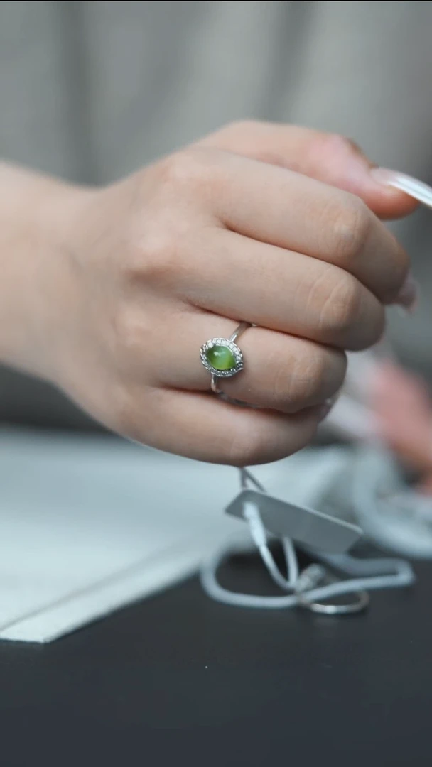 未镶嵌戒指和田玉一线活猫 开口戒 HC30171