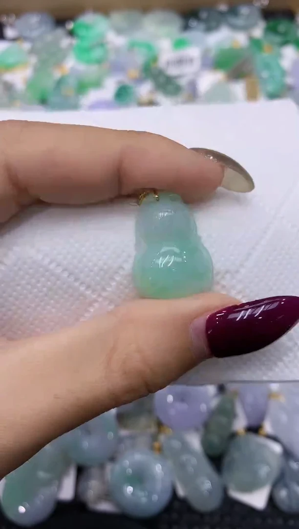 翡翠18K金镶嵌颈饰111111111111