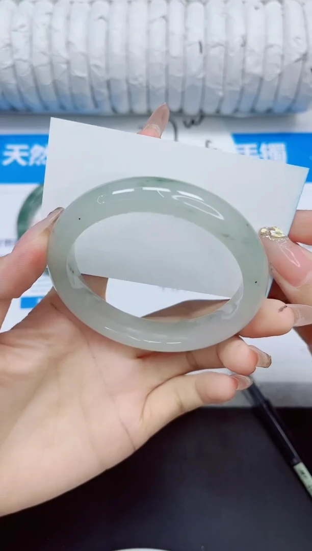 石英质玉手镯未镶嵌230/606