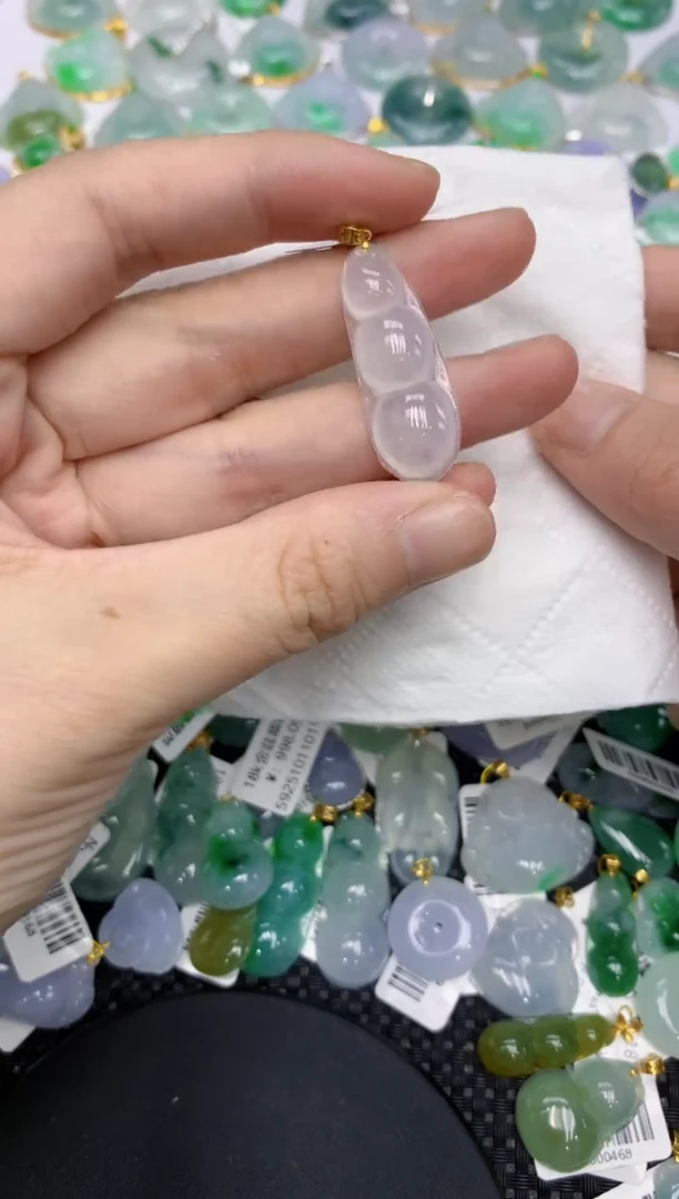 颈饰18K金镶嵌翡翠1111111