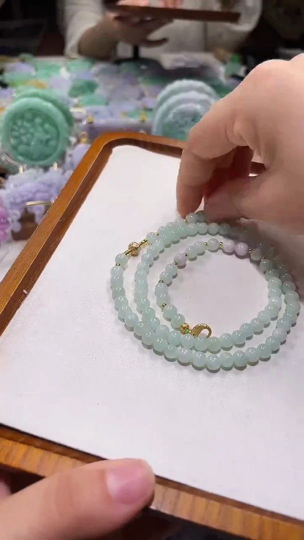 翡翠未镶嵌颈饰项链