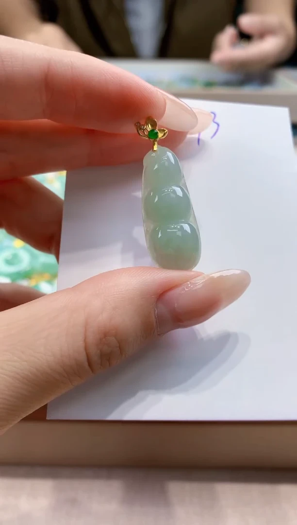 翡翠未镶嵌颈饰天然缅甸a货翡翠