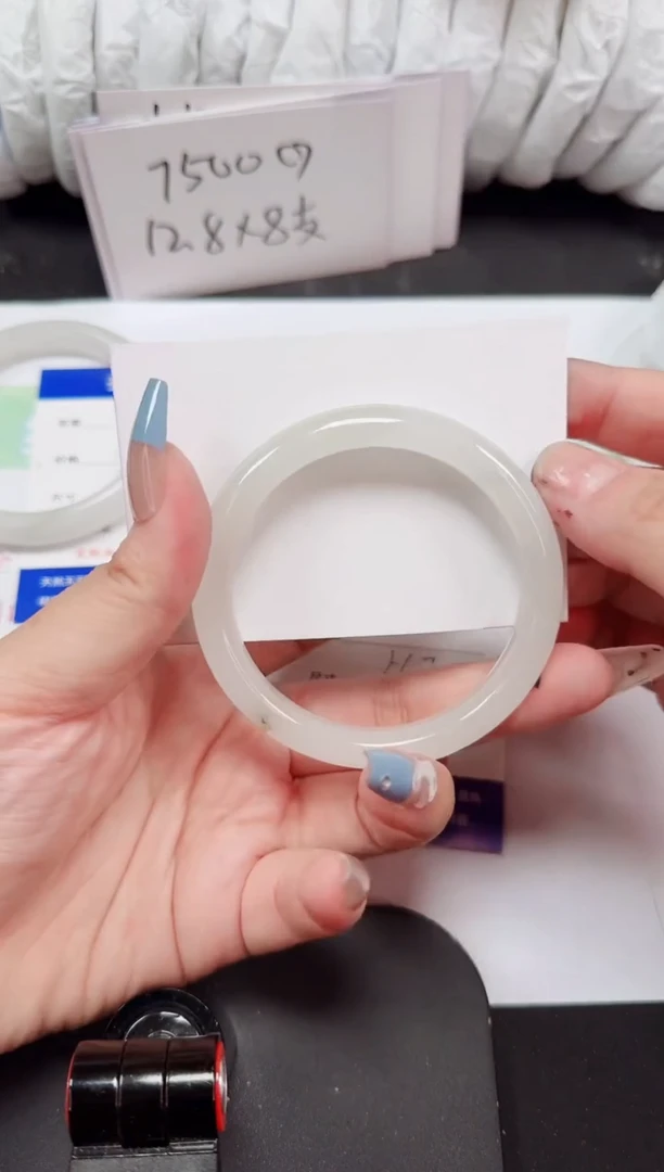 石英岩玉手镯未镶嵌163-56/57