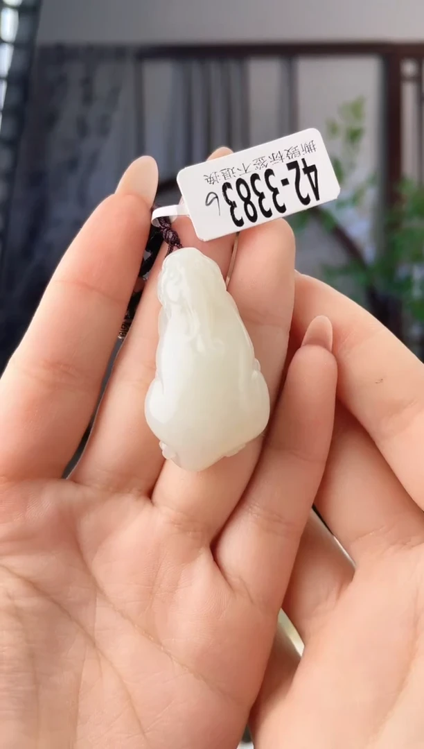 颈饰未镶嵌和田玉貔貅 3383