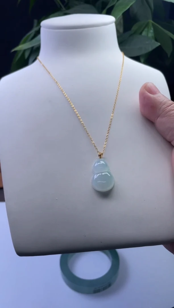 【闪购商品】翡翠颈饰18K金镶嵌葫芦多样性发1件