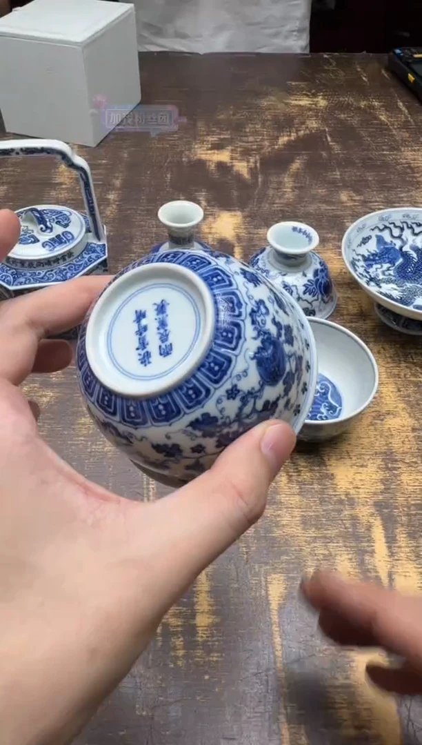 从****3快雪时晴 青花瓜叠连绵撇口缸杯