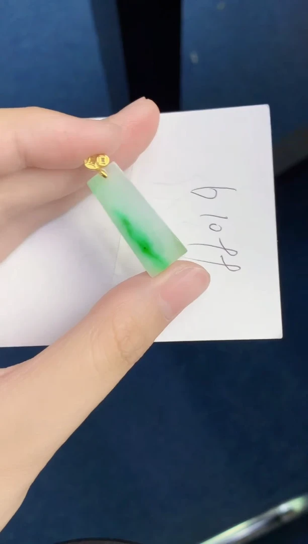 翡翠未镶嵌颈饰天然翡翠緬甸A貨
