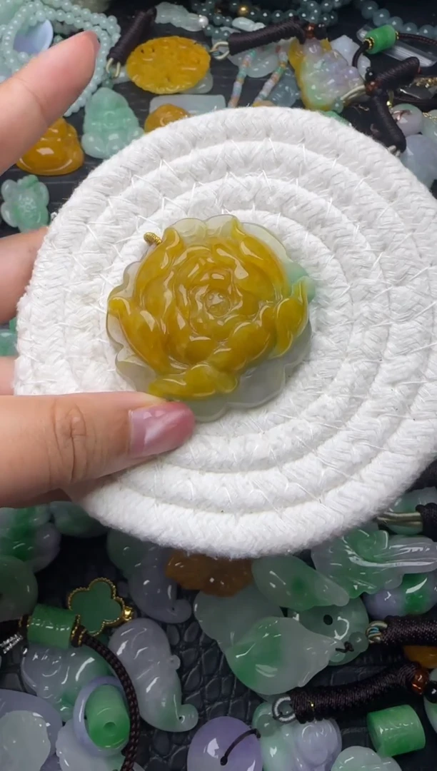 颈饰未镶嵌翡翠缅甸翡翠吊坠