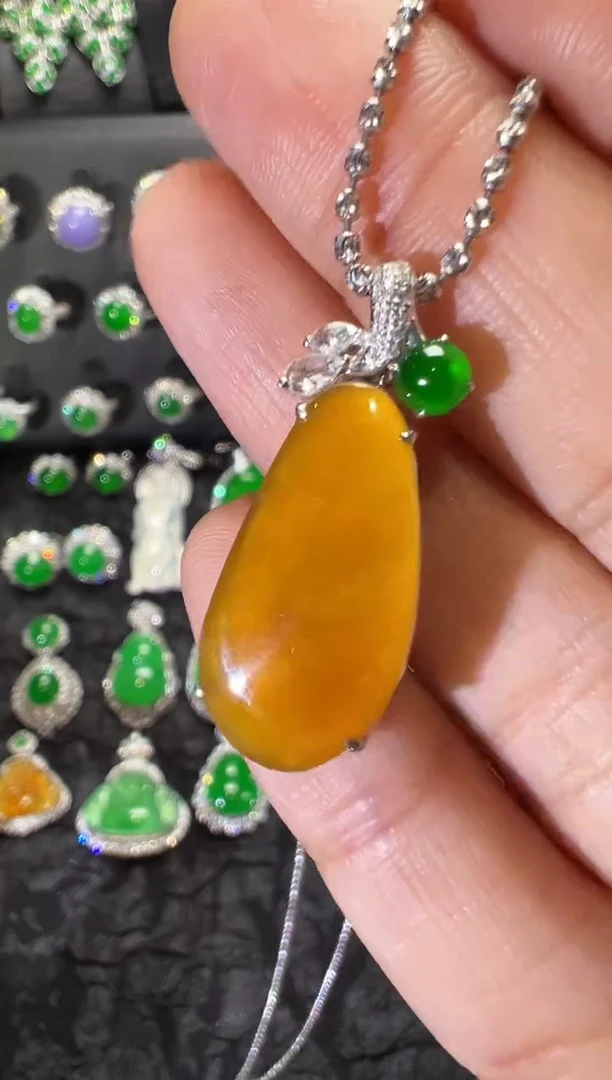 吊坠(不含链)18K金镶嵌翡翠高冰黄翡福瓜吊坠