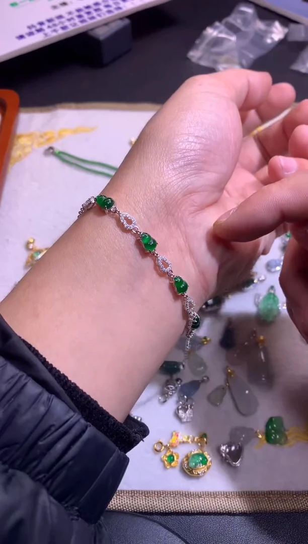 【闪购商品】翡翠吊坠(不含链)银S925镶嵌1