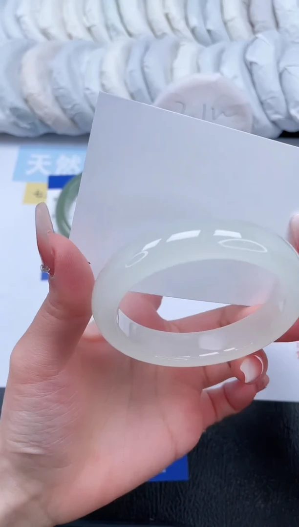 【闪购商品】石英质玉手镯未镶嵌T172-56.7