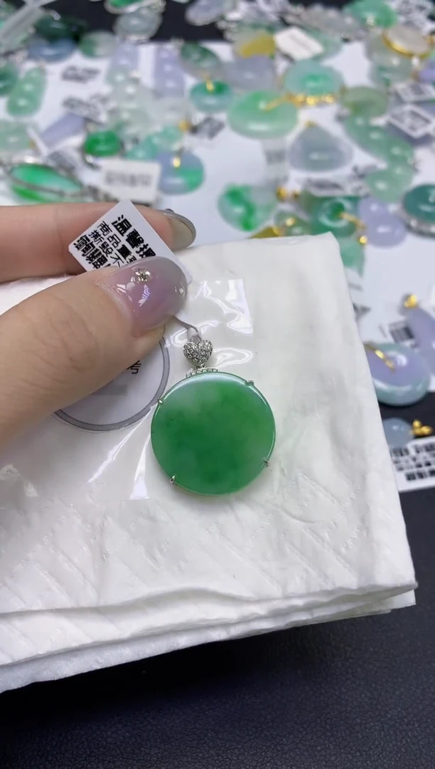 颈饰18K金镶嵌翡翠天然缅甸翡翠A货百元以上9元证书费自理