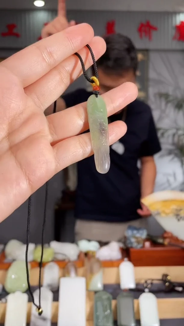 和田玉未镶嵌颈饰1