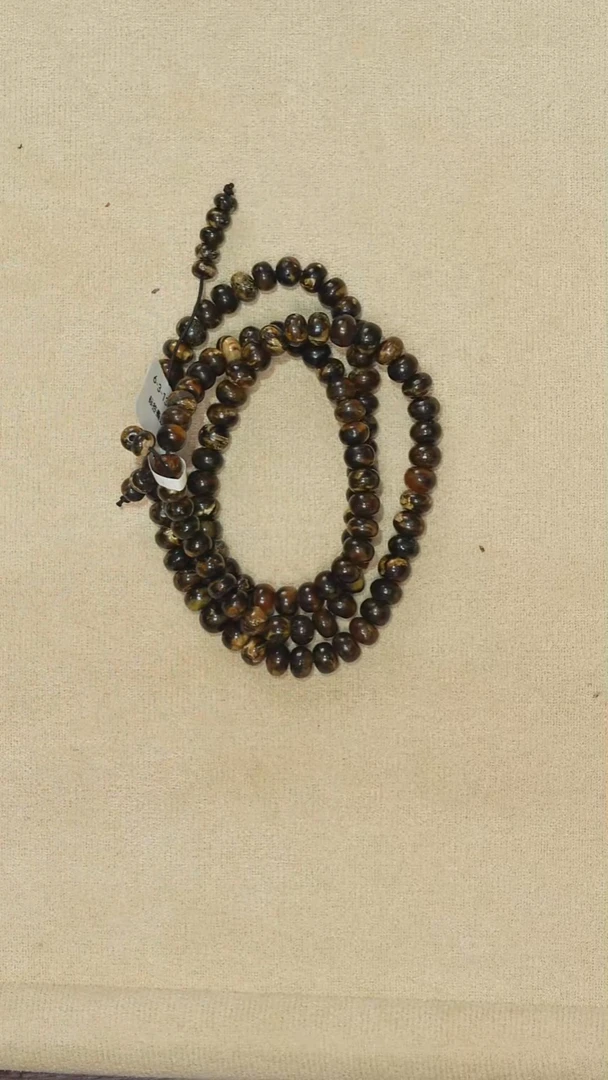 琥珀颈饰未镶嵌抚顺6-3