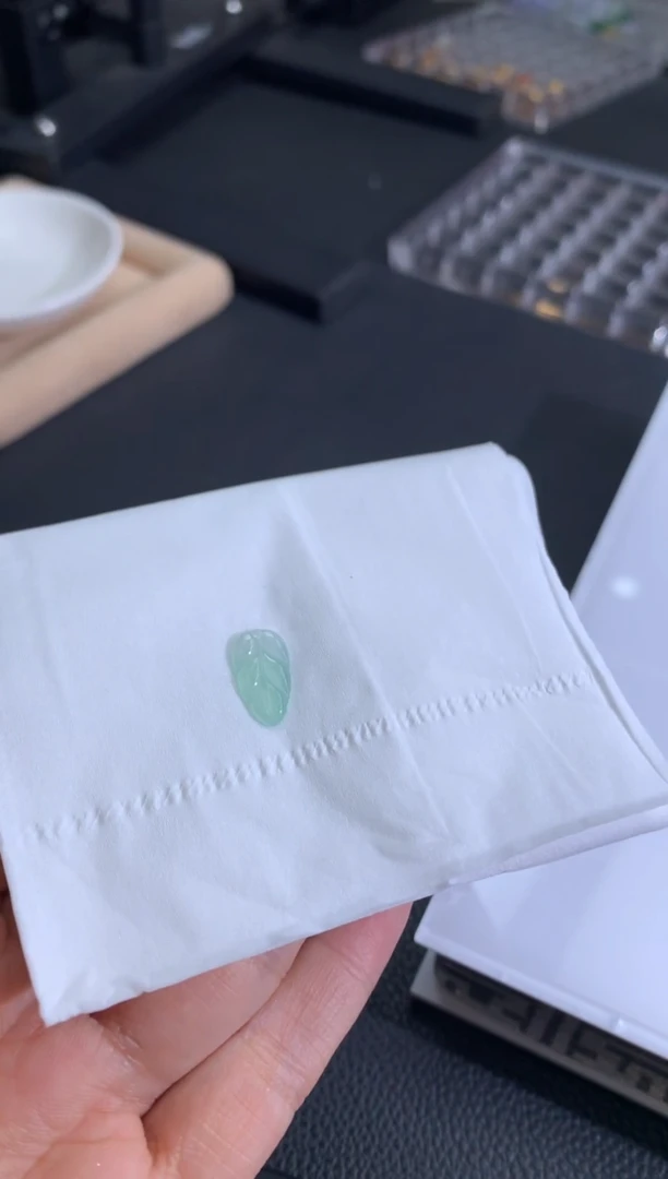 【闪购商品】定制翡翠未镶嵌翡翠