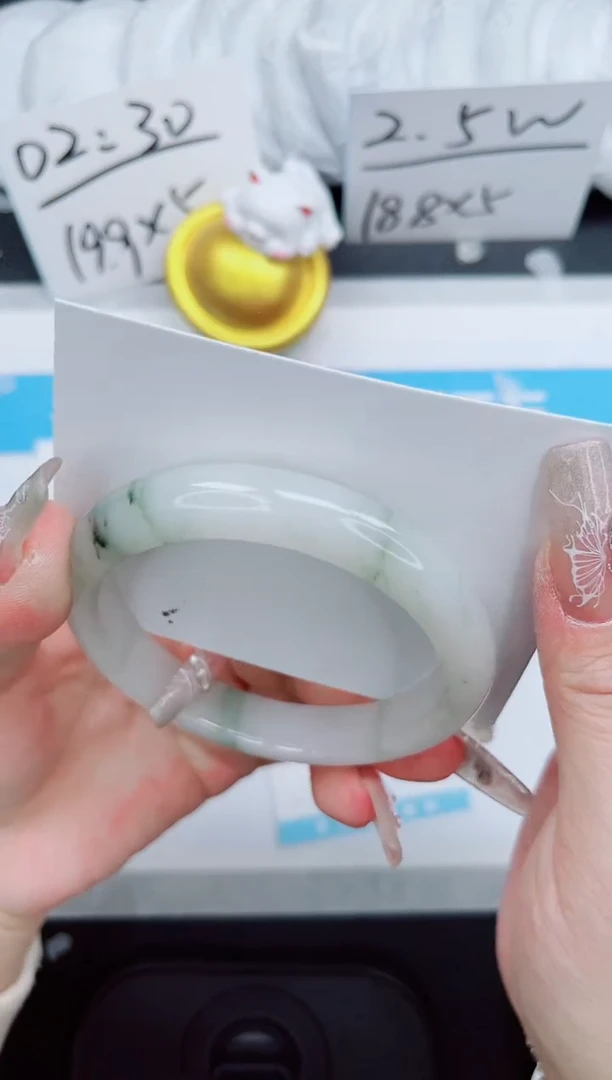 【闪购商品】石英质玉手镯未镶嵌284