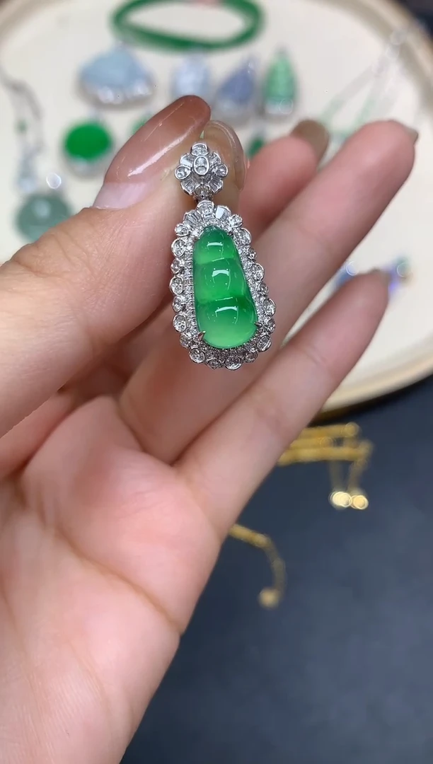 吊坠(不含链)18K金镶嵌翡翠吊坠A407|16800