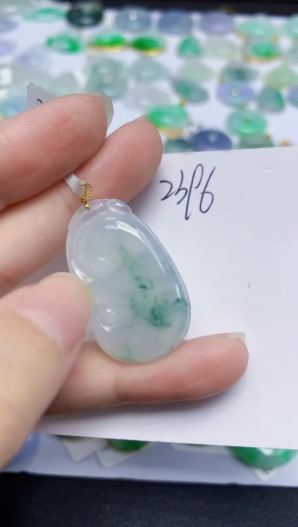 翡翠未镶嵌颈饰天然缅甸翡翠A货