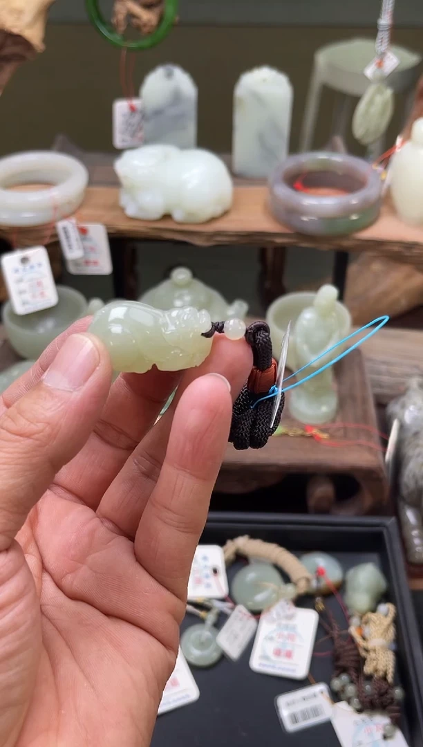 【闪购商品】和田玉未镶嵌吊坠青海青白貔貅