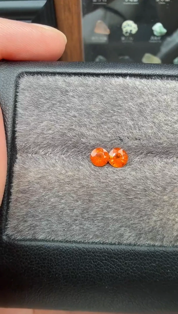 未镶嵌裸石石榴石（芬达石）0.8ct-A686-2p