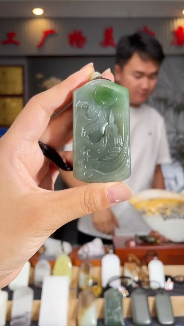 和田玉未镶嵌颈饰1