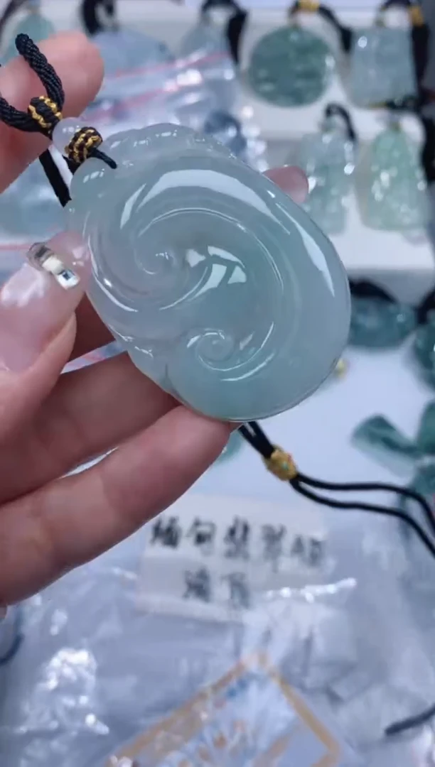 颈饰未镶嵌翡翠吊坠