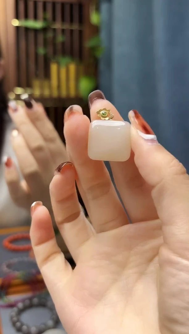 颈饰18K金镶嵌和田玉18K金和田玉无事牌吊坠MY赠链