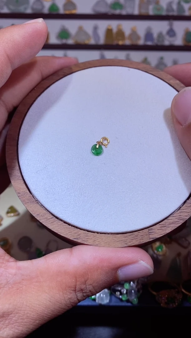 吊坠(不含链)18K金镶嵌翡翠111111